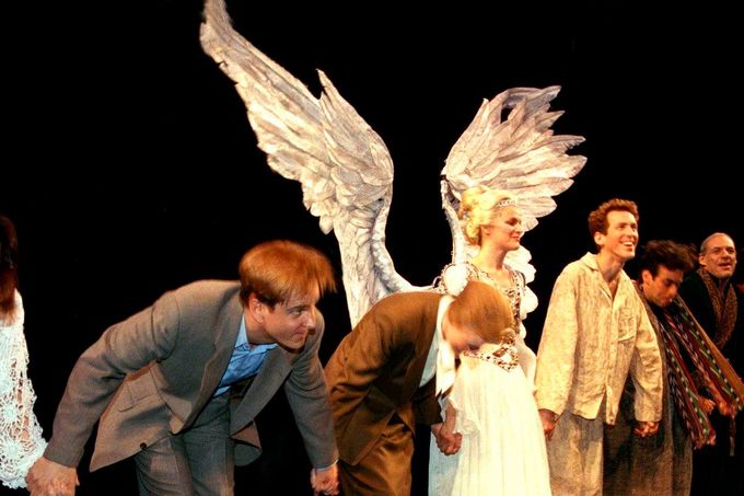"Andělé v Americe" sklízí ovace při premiéře na Broadwayi.