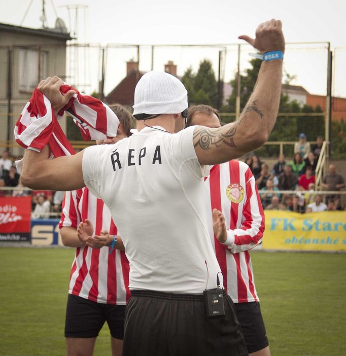 Tomáš Řepka v utkání Slavoj Houslice - Rachna Team během benefice na počest Karla Rachůnka.