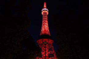 Foto: Petřínská věž se rozzáří v barvách svobody a možná i jako vánoční stromek