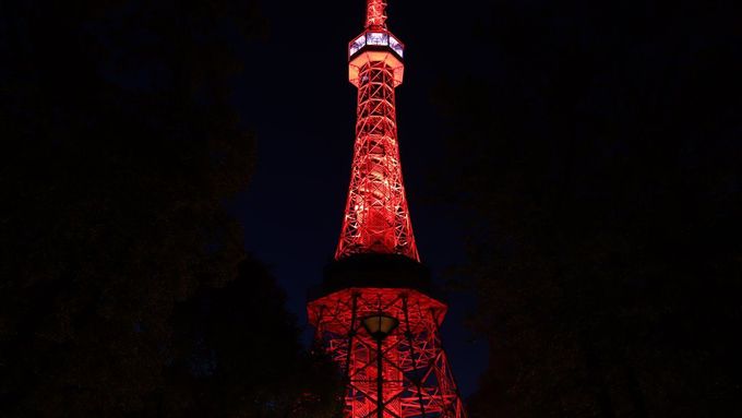 Foto: Petřínská věž se rozzáří v barvách svobody a možná i jako vánoční stromek