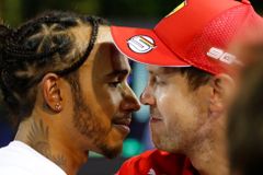 Konec stability v F1. Po průvanu v týmech může Vettelovi zůstat v ruce černý Petr