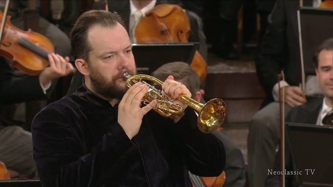 Andris Nelsons měl na novoročním koncertu Vídeňských filharmoniků sólo na trubku. Vybral si skladbu Postillon Galopp od Hanse Christiana Lumbyeho.