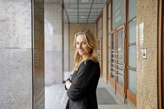 S manželem si vyká a po horách nosí zmrzlé exkrementy. To je život Lucie Výborné