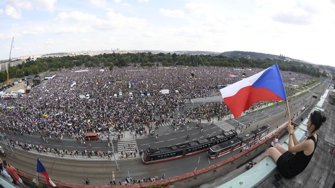 Demonstrace na Letné.