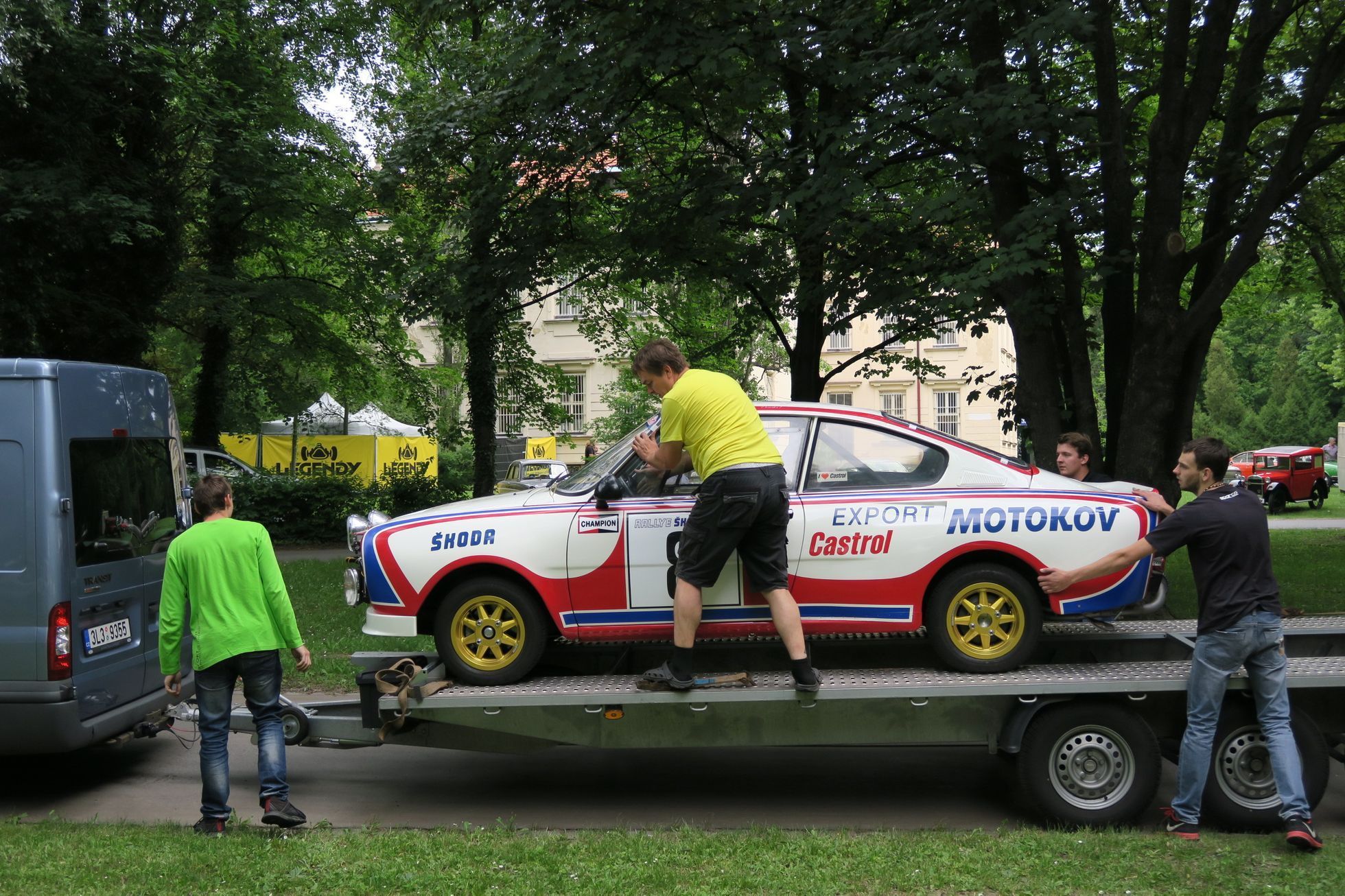 Příprava na výstavu Legendy v pražských Bohnicích