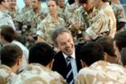 Blair se loučí s Kaddáfím, kterého dostal z izolace