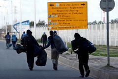 Počet migrantů, kteří míří do Británie přes Nizozemsko, se zdvojnásobil