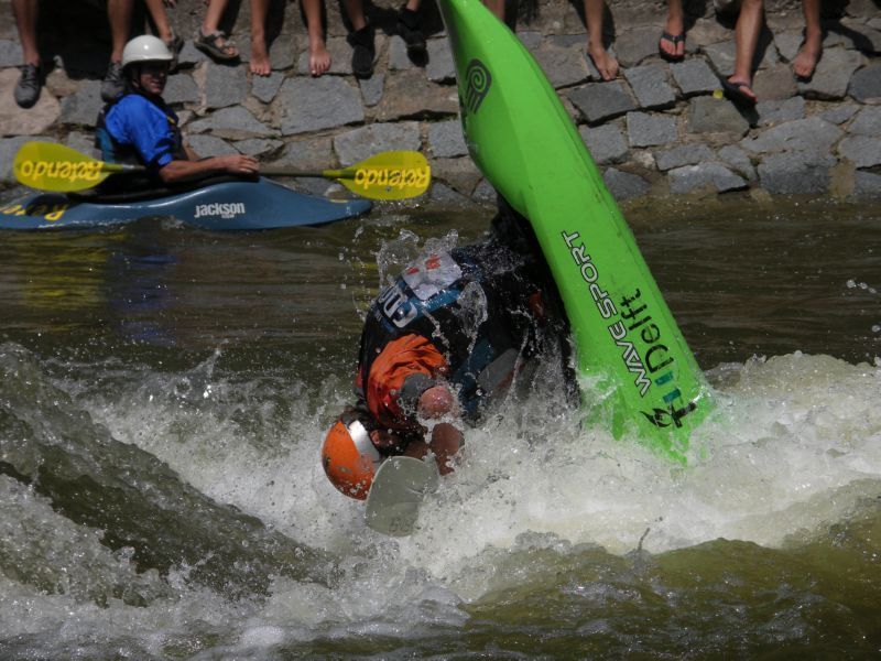 Freestyle kayaking