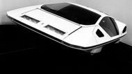 UFO na čtyřech kolech. Tato lehká charakteristika sedí na Ferrari 512S Modulo, rovněž z roku 1970. Za odvážným designem stojí Pininfarina, ani ne tunu vážící vůz pohání dvanáctiválcový motor. Do výroby "placka" nezamířila.