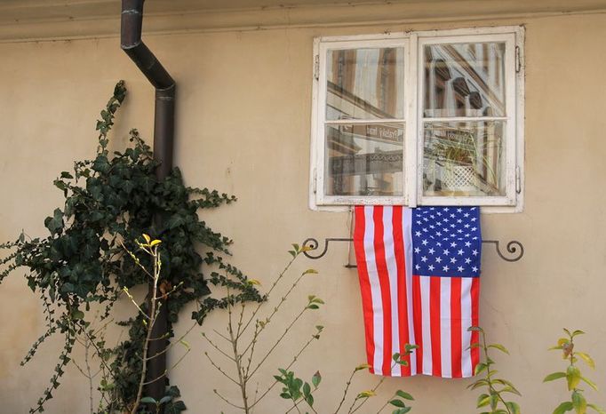 Kolem tohoto okna prezident Obama nepůjde ani nepojede, ale co kdyby.