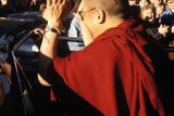 Dalajlama pochválil Čechoslováky za to, že se nenásilně spojili s přáním dosáhnout základních lidských hodnot, ne pro politický zisk jedné strany či skupiny.