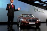 Mercedes-Benz namontoval hybridní pohon také do třídy E