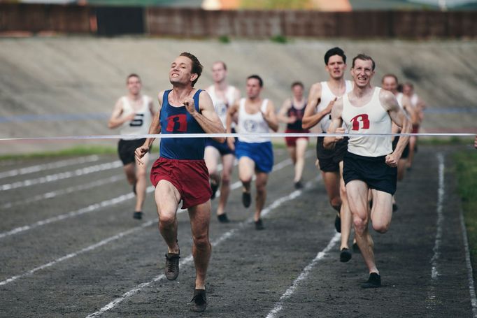 Václav Neužil jako Emil Zátopek.