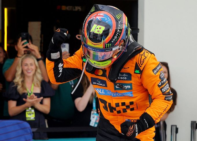 Oscar Piastri z McLarenu slaví triumf ve VC Miami F1 2025