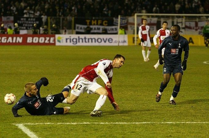 V 87. minutě zápasu dostal Jamie O´Hara (Tottenham Hotspur FC) žlutou kartu za faul na Františka Dřížďala (SK Slavia Praha).