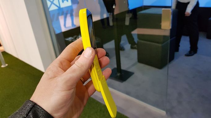 Nová Nokia 8110.