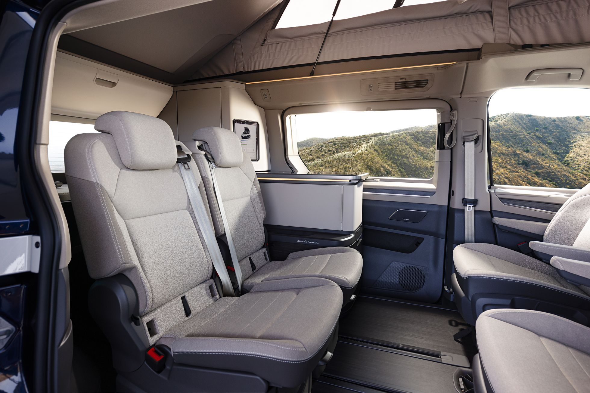 Volkswagen T7 California Concept