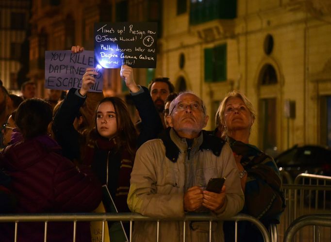 Malťané žádají na demosntracích vyšetření vraždy novinářky Daphne Galiziové.