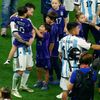 Finále MS ve fotbale 2022, Argentina - Francie: Lionel Messi slaví vítězství s dětmi