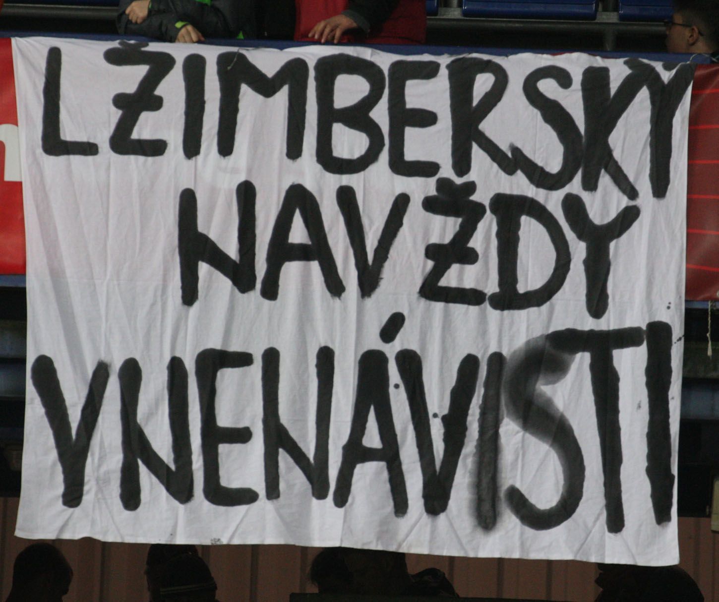 Sparta - Plzeň (transparent proti Limberskému)