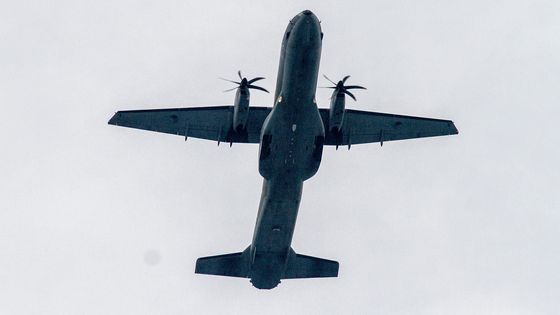 Podívejte se, co mohli vidět piloti letounu míjejícího v oblacích Městský stadion ve Vítkovicích při sobotním ligovém zápase Baníku s Jabloncem, který ani na šestý pokud nepřinesl Ostravanům tři body