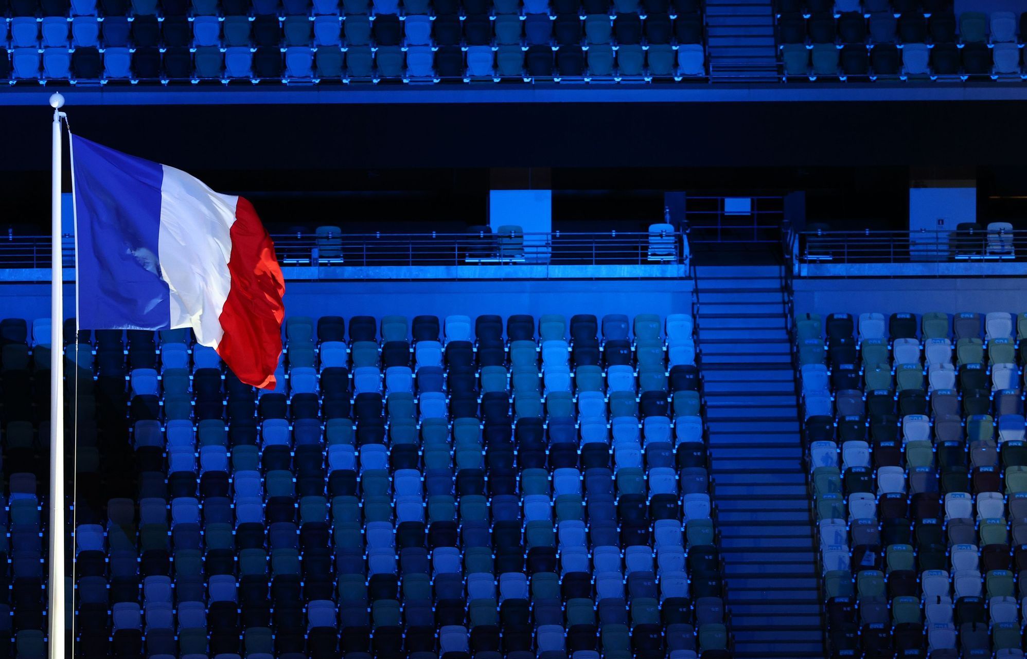 Slavnostní zakončení OH 2020 v Tokiu - francouzská vlajka