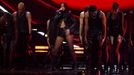 Zpěvačka Dua Lipa při březnovém vystoupení na cenách Brit Awards.