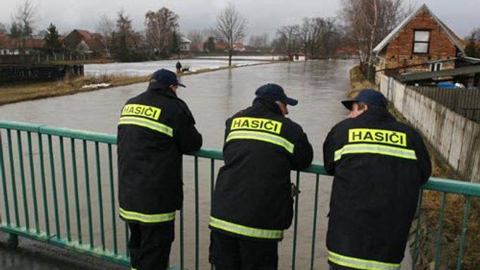 Evakuace obce Vestec na Nymbursku