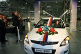 Z montážní linky sjel slavnostně první vůz Hyundai i30.