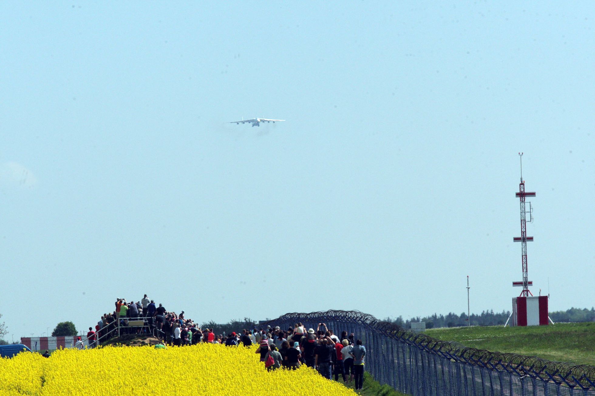 An-225 Mrija přiltálo v Praze