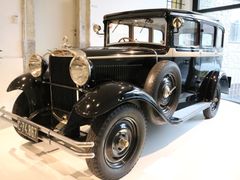 Reprezentační limuzína Walter 4B karosovaná v roce 1930 firmou Sodomka měla například potah sedaček z květovaného plyše.