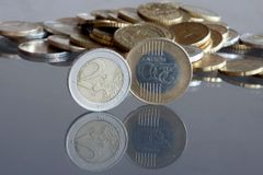 Maďarsko snížilo základní úrok na rekordní minimum