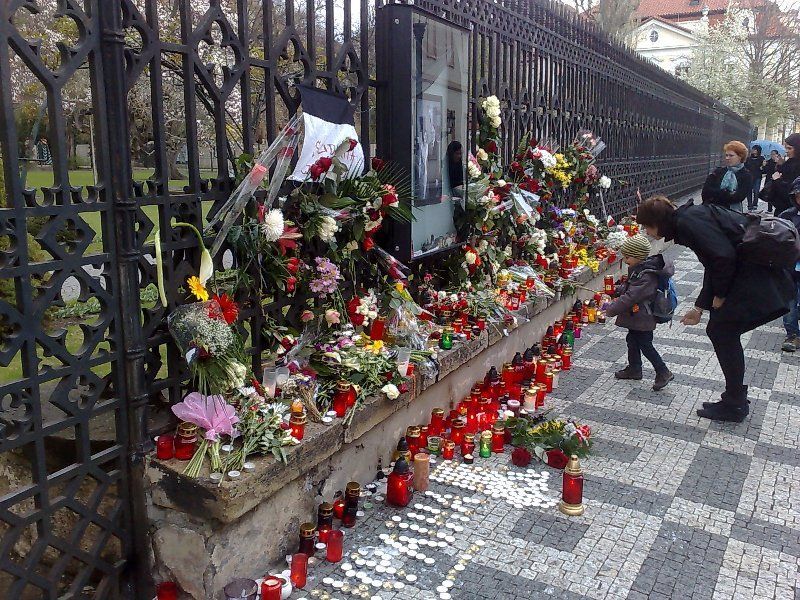 Smutek před polskou ambasádou