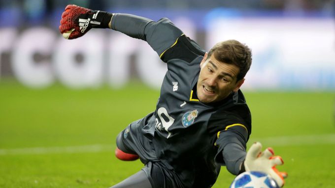 Iker Casillas v úterý oficiálně oznámil konec své bohaté kariéry. Co dělají zbyli španělští mistři světa?