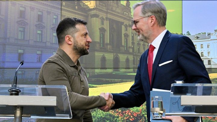 Pokud Rusko znovu zaútočí, Česko bude do 24 hodin jednat, podepsali Fiala a Zelenskyj