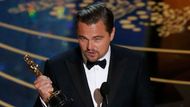 "Chci pogratulovat ostatním nominovaným, Zmrtvýchvstání bylo výsledkem obrovské námahy celého štábu a herců," poděkoval DiCaprio.