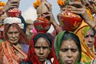 Svět má nejstarší prvorodičku: sedmdesátnici z Indie