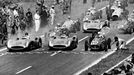 F1, VC Francie 1954 (Remeš): Juan Manuel Fangio (18), Karl Kling (20) a Hans Herrmann  (22) - Mercedes-Benz W 196 R streamliner