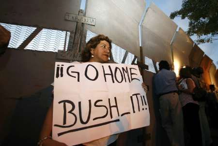 Protesty proti Bushovi pokračují i v Mexiku