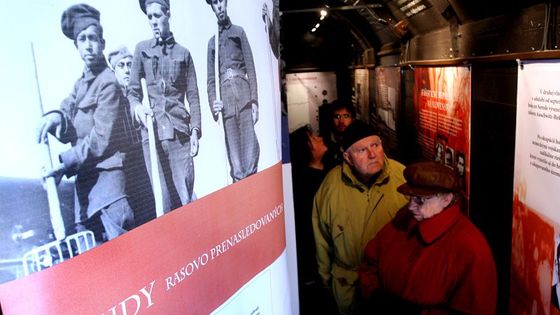 Výstava v dobytčácích připomíná holocaust