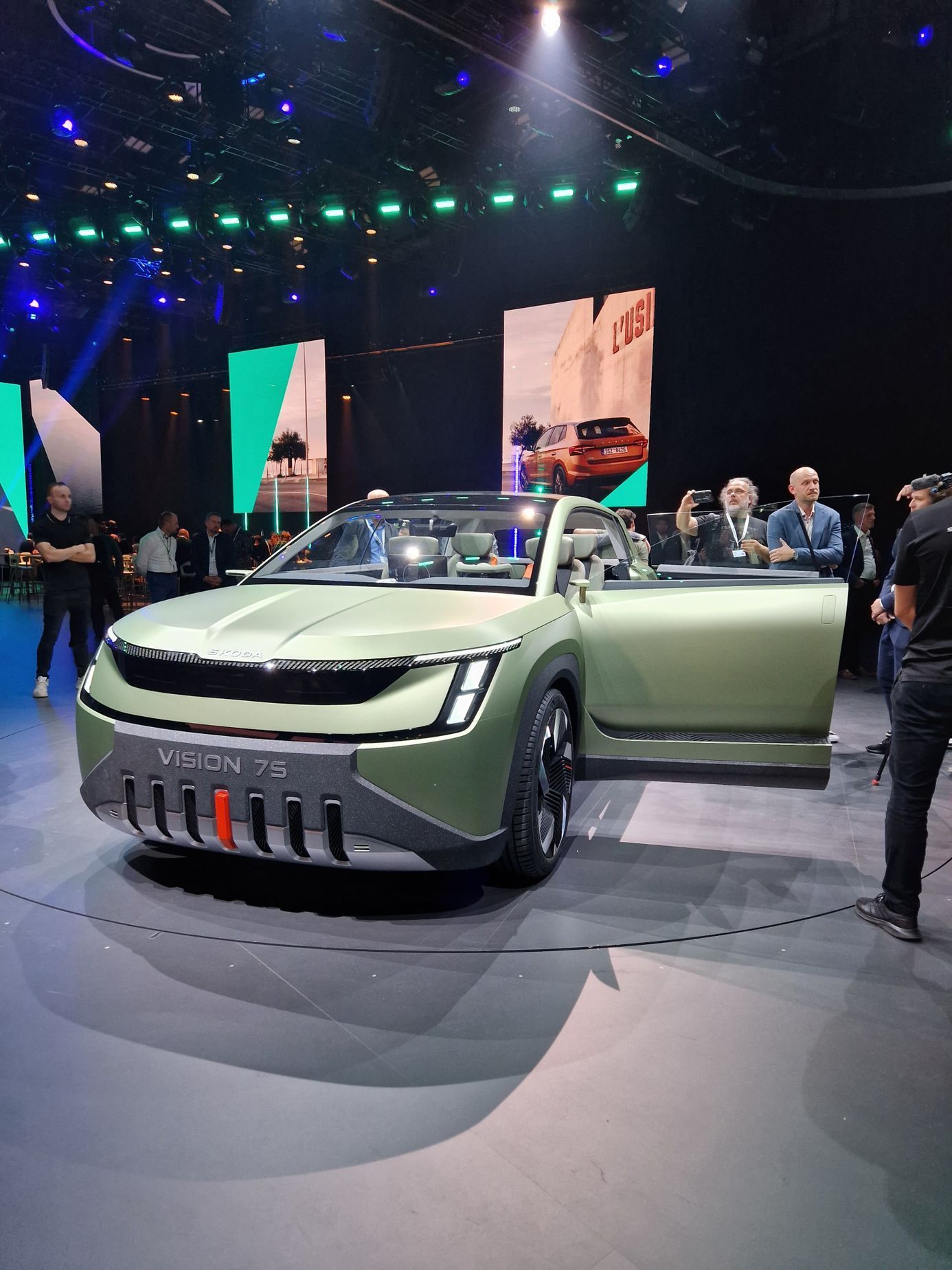 Škoda Vision 7S živě