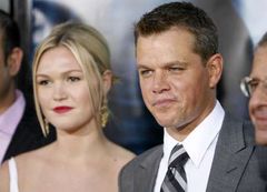 Matt Damon s Julií Stilesovou na premiéře