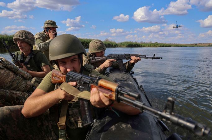 Příslušníci 126. brigády ukrajinské teritoriální obrany v Chersonské oblasti na jižním úseku fronty.