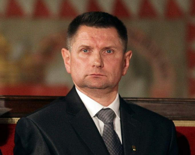 Prezident republiky udělil Medaili za hrdinství MUDr. Rudolfovi Zvolánkovi za záchranu lidského života. Dne 9.3.2011 MUDr. Rudolf Zvolánek svou odvahou, duchapřítomností a profesionalitou zachránil život těžce zraněného muže, který byl vtažen úzkým otvorem do mísícího zařízení na plasty. Poté co selhaly pokusy záchranářů zraněného vyprostit, neváhal jej operovat a amputovat mu zraněnou končetinu přímo uvnitř stroje, kam za ním pronikl. Díky tomu bylo možné zraněného uvolnit a následně převézt do nemocnice. Pacient byl zachráněn a po dlouhém léčení může nyní žít normálním životem.