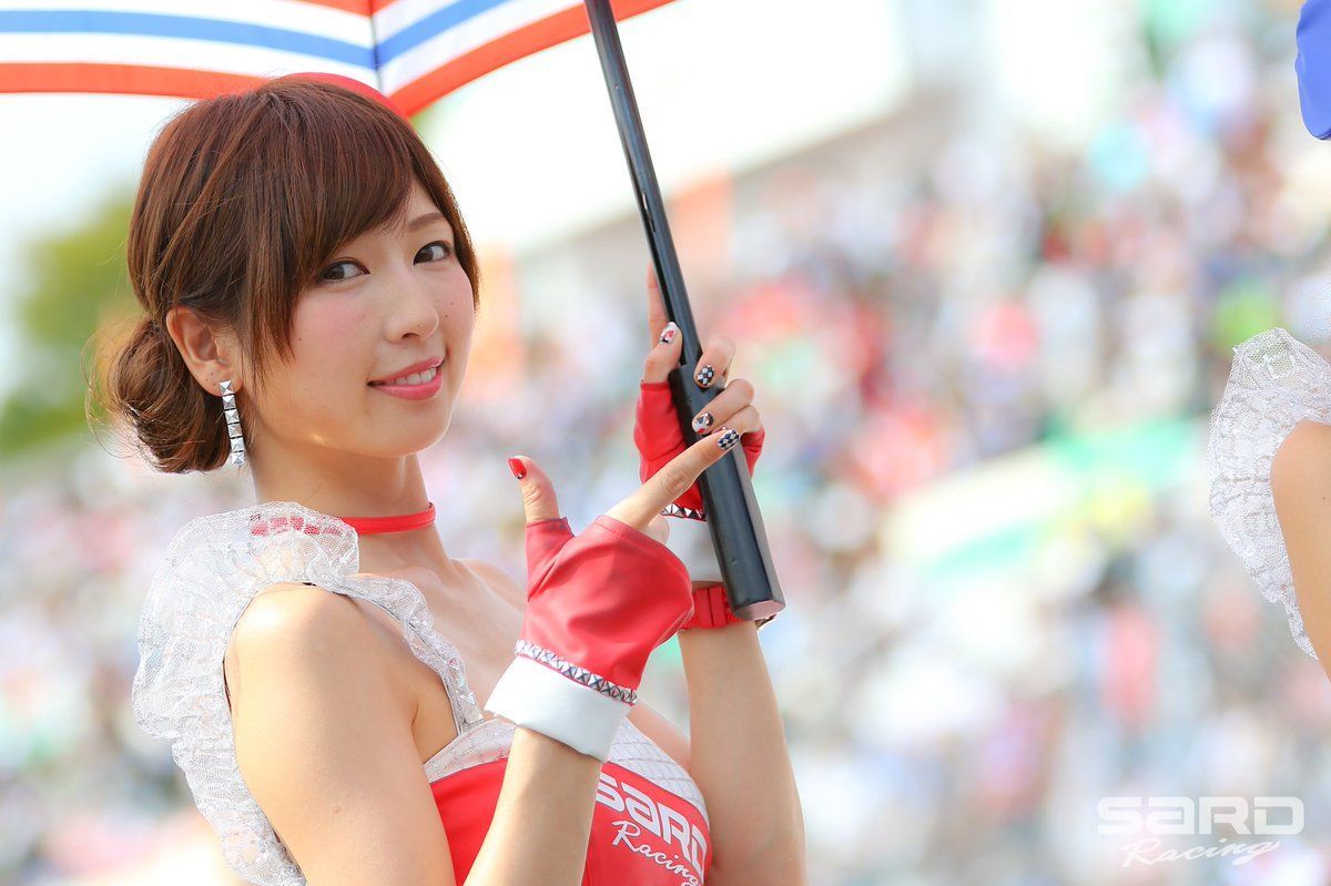 Závodní královny  z japonského šampionátu sportovních vozů Super GT