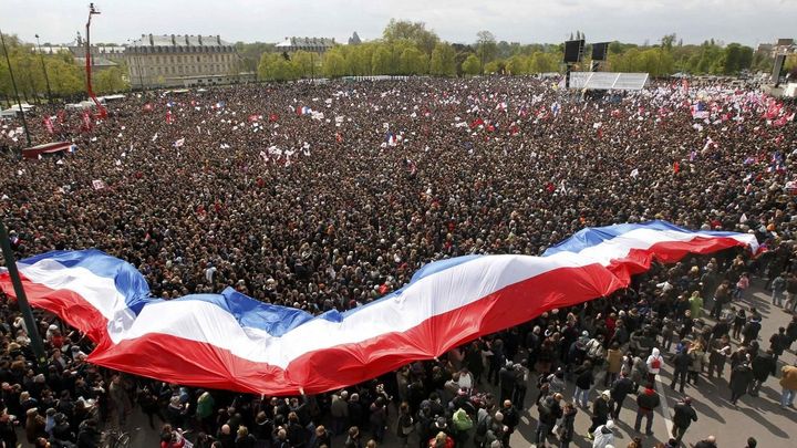 Vyšla Macronovi sázka na předčasné volby? Čeští politici se nemohou shodnout
