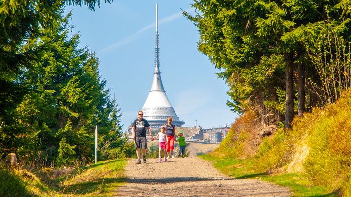Co s Ještědem? Osud vysílače se vznáší v mlze, hledají se stovky milionů; Zdroj foto: Shutterstock