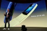 Nová Nokia 8110 obsahuje možnost připojení přes 4G nebo Wi-Fi a rovněž volání přes LTE. Od svého předchůdce vedle tvaru zdědila i populární hru Had. (Představuje ji Juho Sarvikas, produktový šéf společnosti HMD Global.)