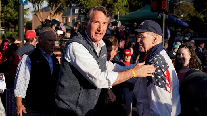 Guvernérem Virginie bude republikán Youngkin, demokraty patrně čekají potíže; Zdroj foto: Reuters