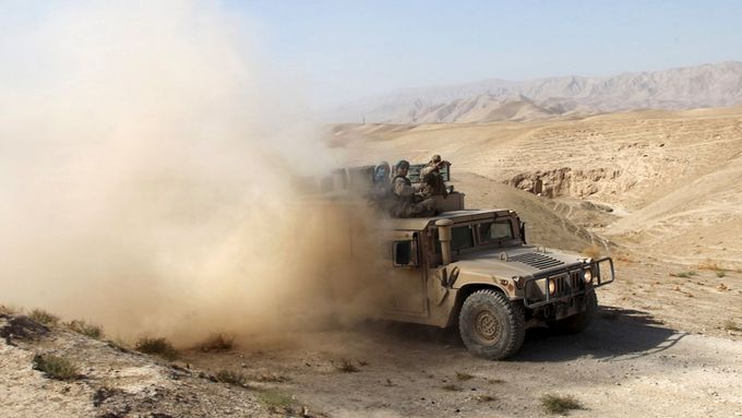 Vozidlo afghánských bezpečnostních složek u Kunduzu.